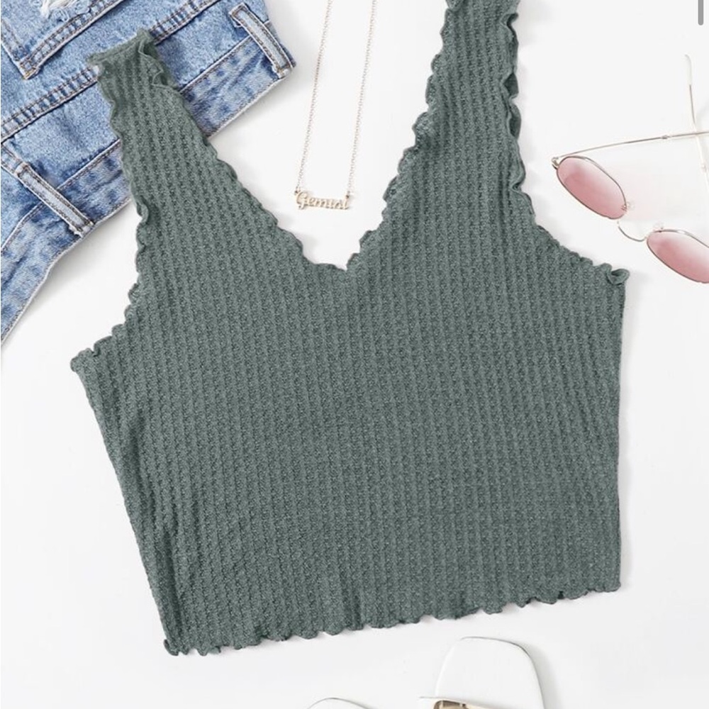 SHEIN Green Ribbed Cropped Tank Top